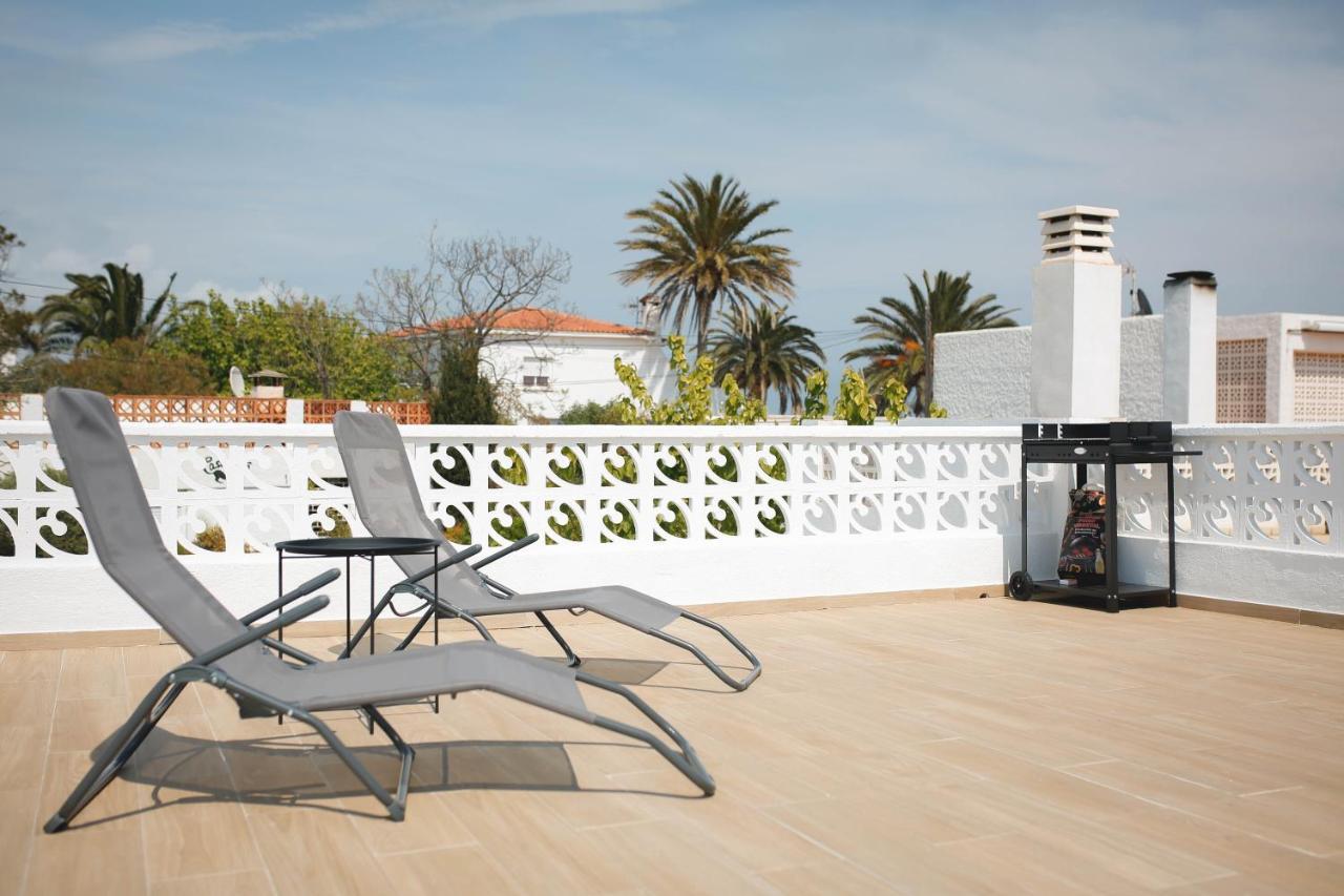 Bungalow Con Encanto Y Vistas Al Mar Винарос Экстерьер фото
